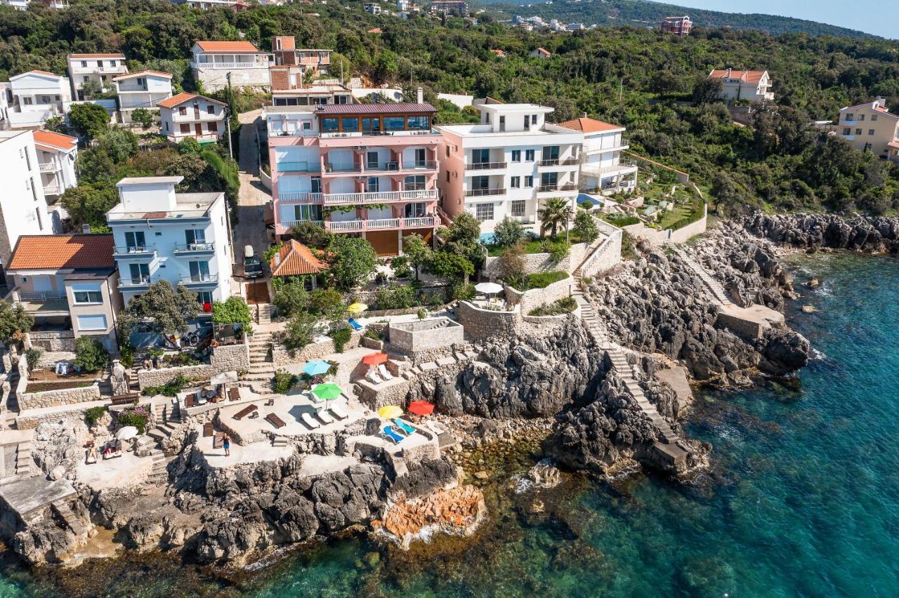 Dreamsea Apartment Utjeha-Bušat Eksteriør billede
