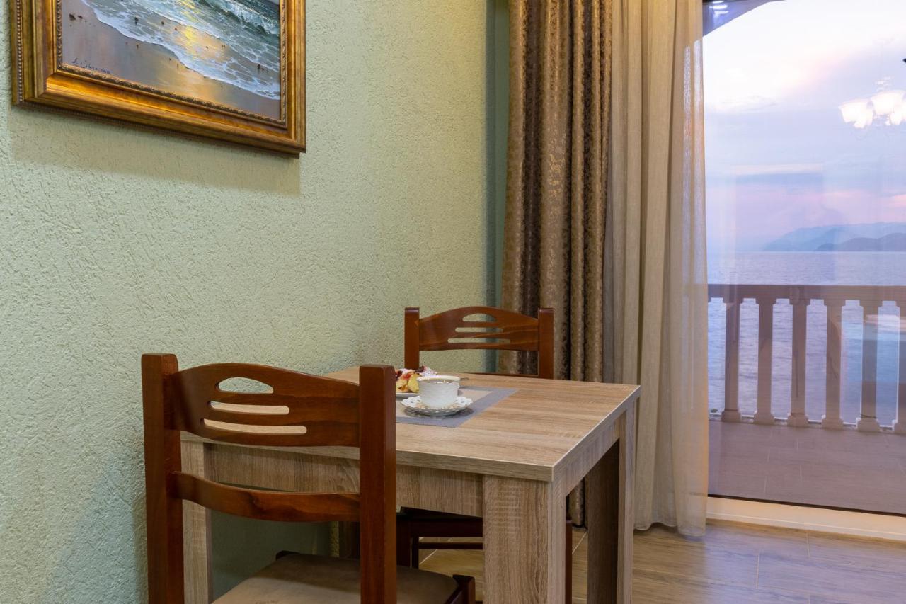 Dreamsea Apartment Utjeha-Bušat Eksteriør billede