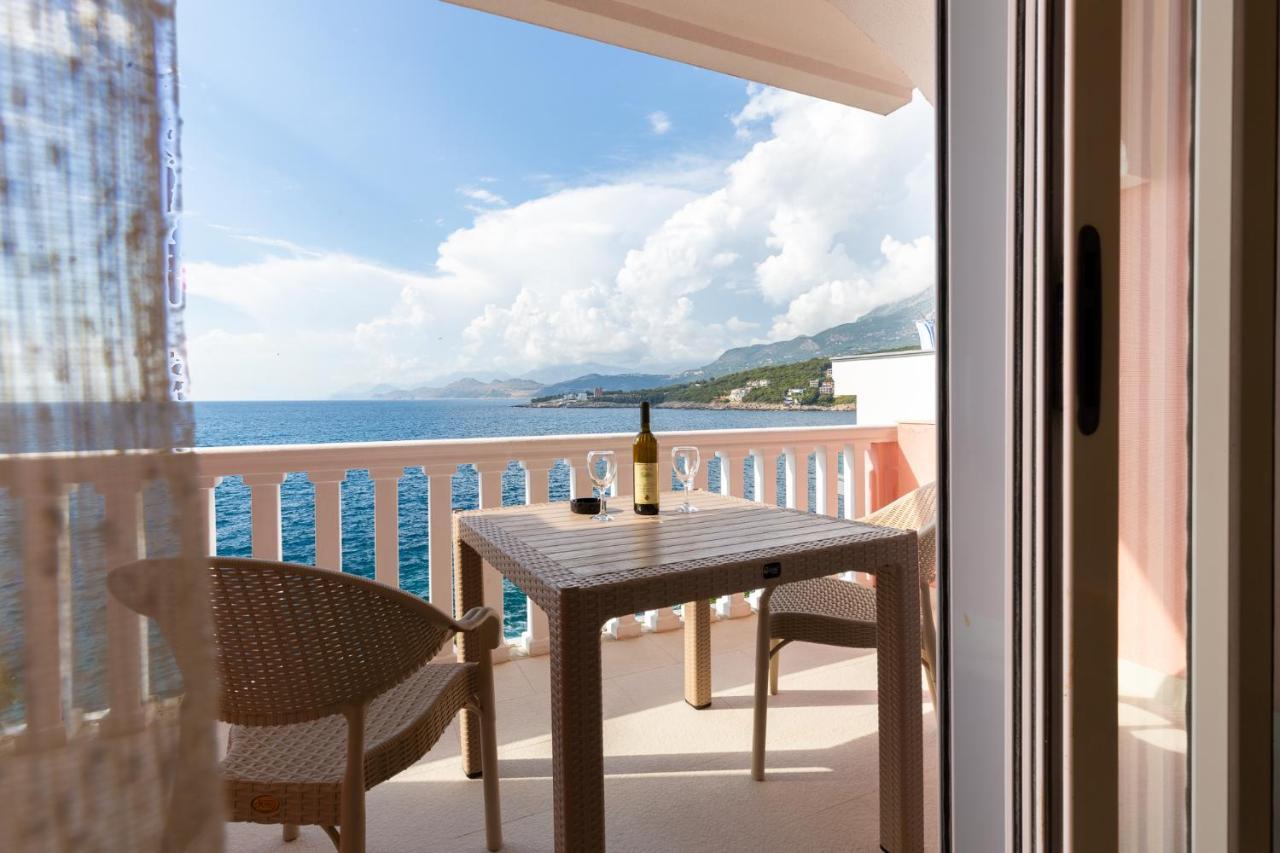 Dreamsea Apartment Utjeha-Bušat Eksteriør billede