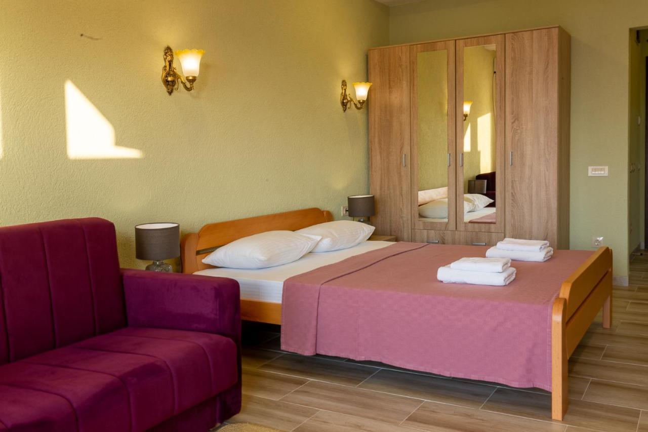 Dreamsea Apartment Utjeha-Bušat Eksteriør billede