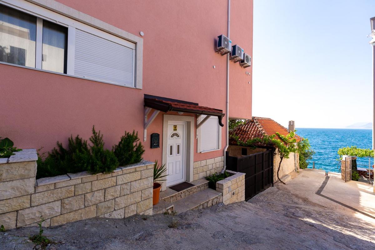 Dreamsea Apartment Utjeha-Bušat Eksteriør billede