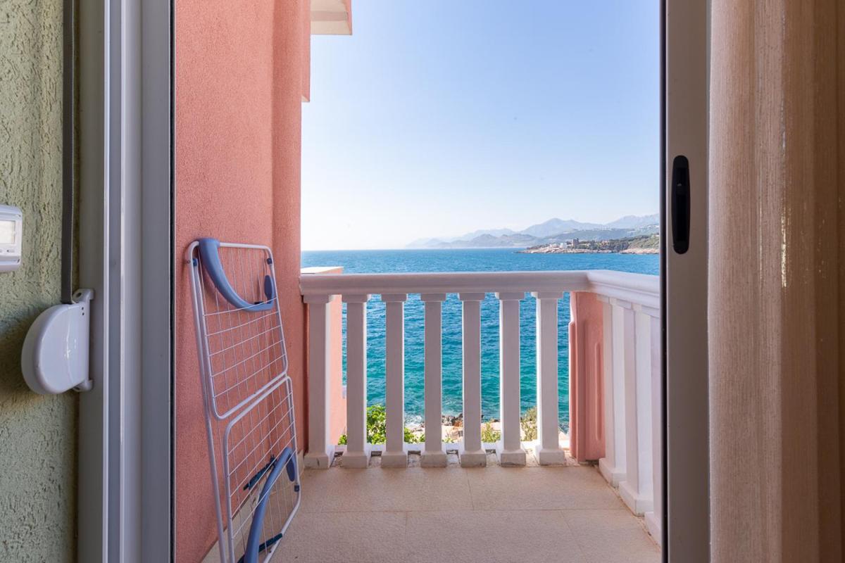 Dreamsea Apartment Utjeha-Bušat Eksteriør billede